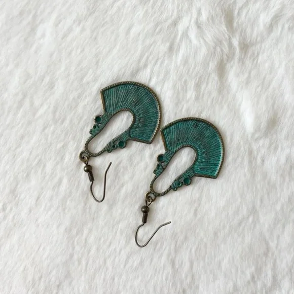 5/$15 🩷 MUST BUNDLE Boho Patina Teardrop Dangle Earrings - Turquoise Green - Picture 4 of 4